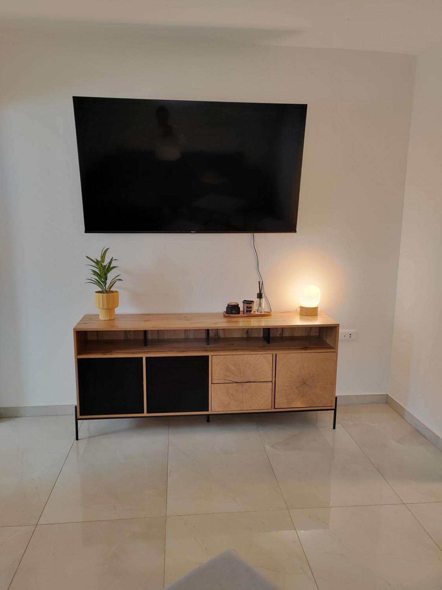 And Pool Luminous Apartman Pula