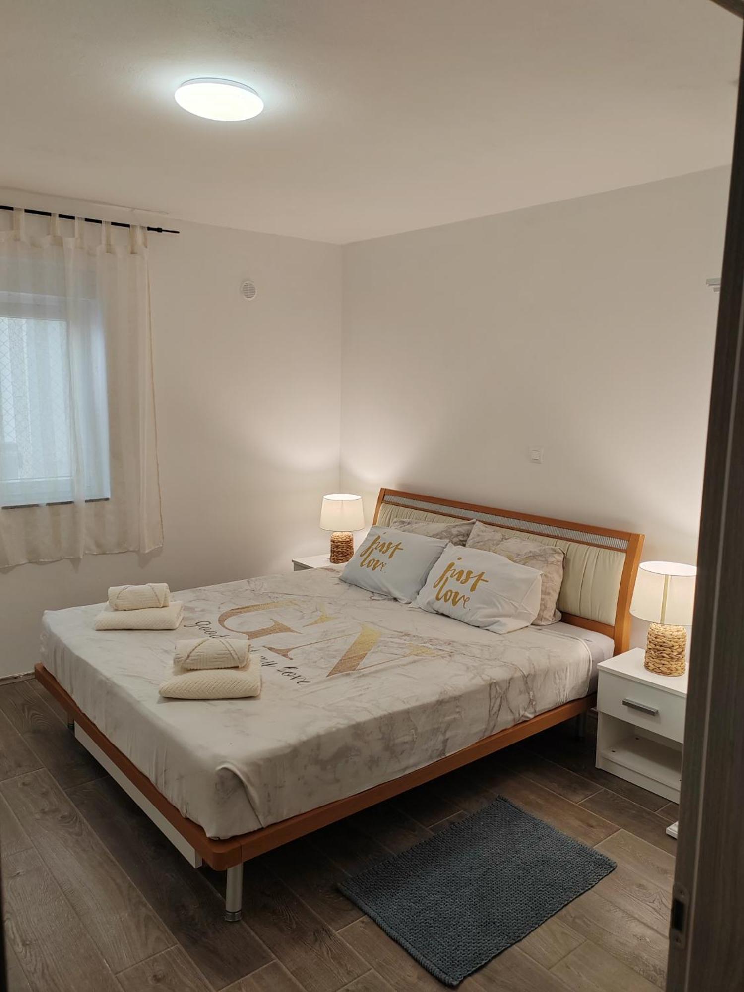 And Pool Luminous Apartman *